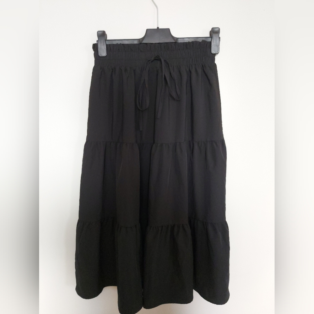 SHEIN Midi Black Skirt